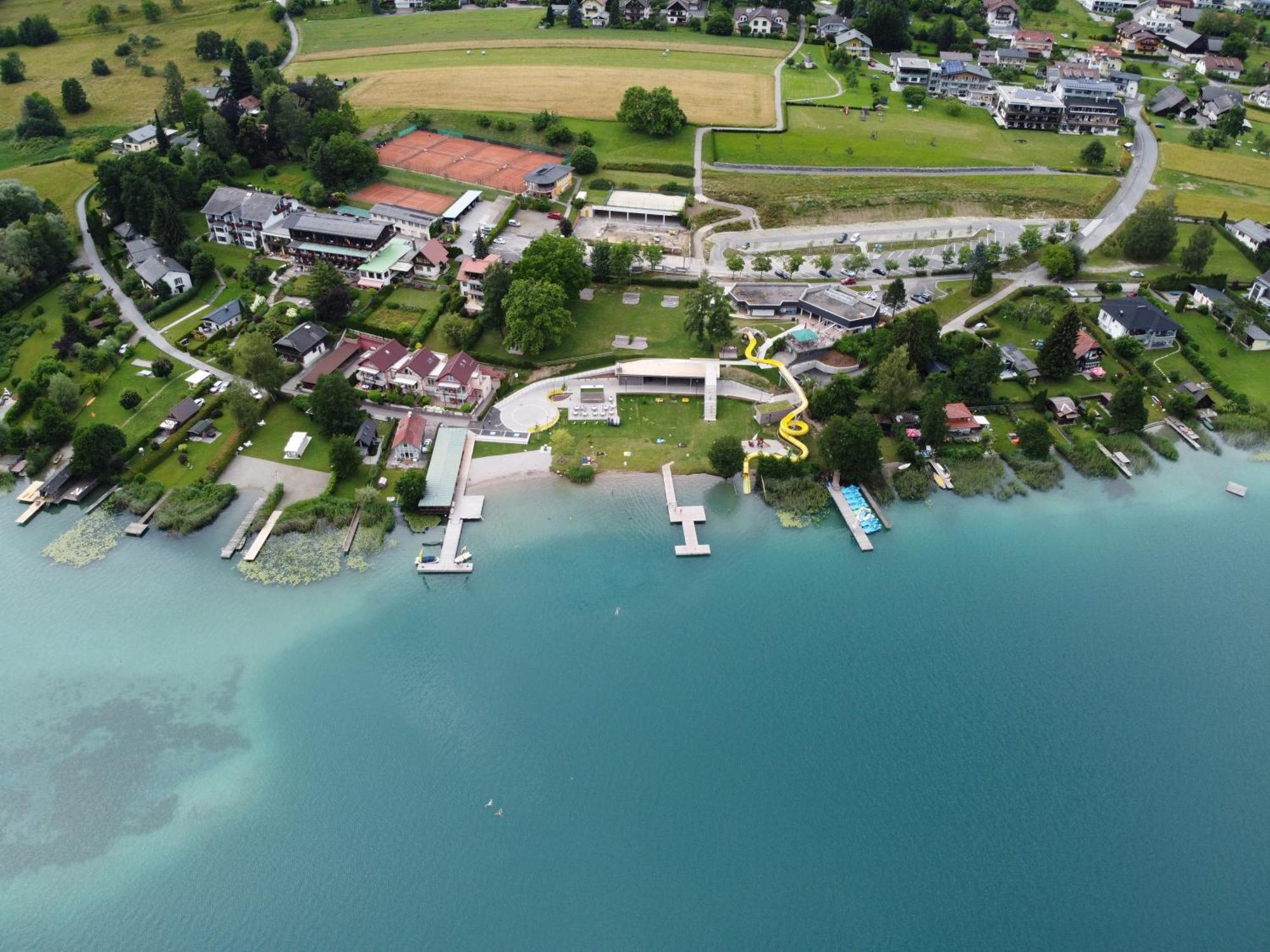 Ferienwohnungen Pirker Drobollach am Faakersee Pokoj fotografie